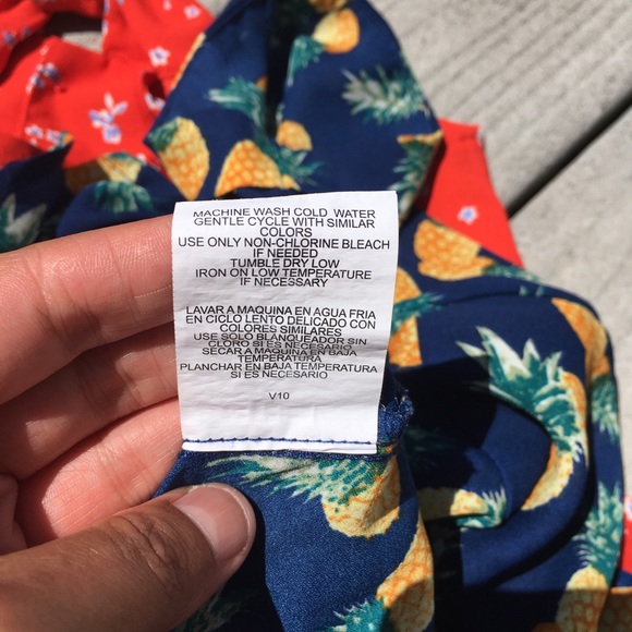 Pair of Retro/Pinup Style Tie Front Tops - Picture 8 of 9